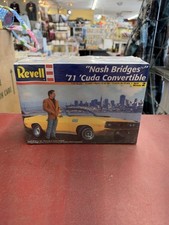 Revell Nash Bridges 71 Cuda Convertible 124 Model Kit 85-2381 Factory Sealed