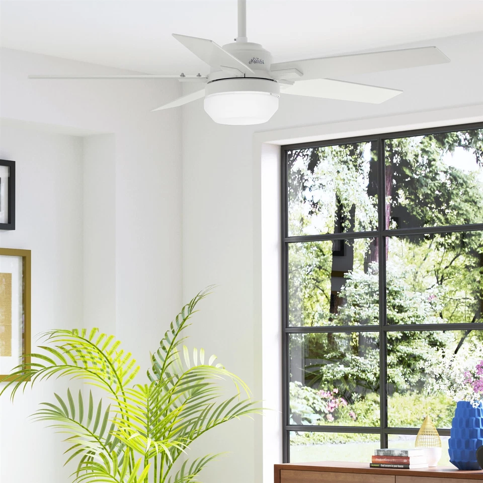 Hunter Fan 52 in Casual Matte White Indoor Ceiling Fan with Light Kit and Remote - Image 4 of 4