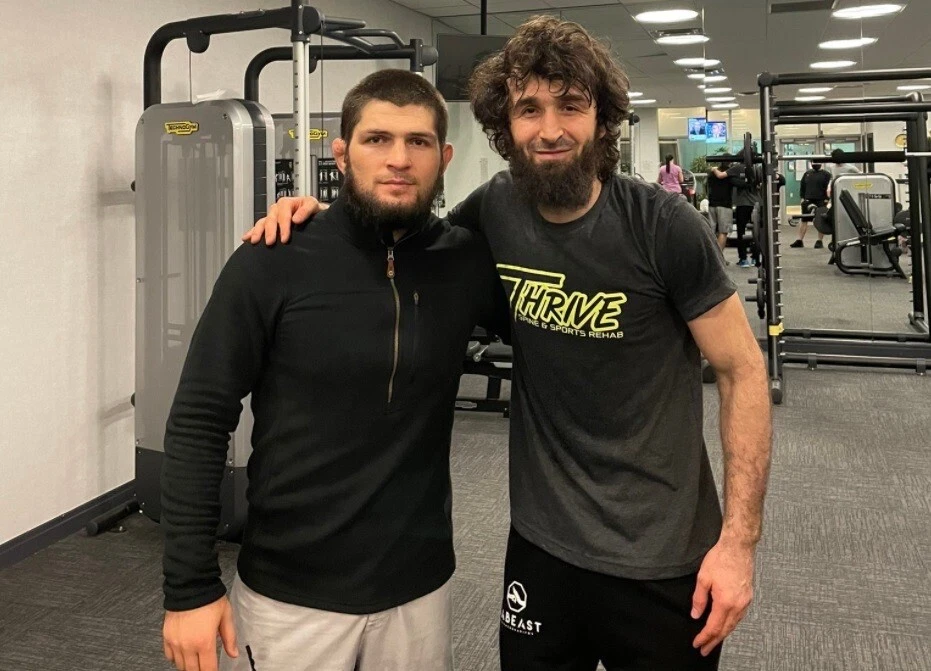 UFC Handschuh Signiert von Zabit Magomedsharipov COA PSA - Bild 4 von 4