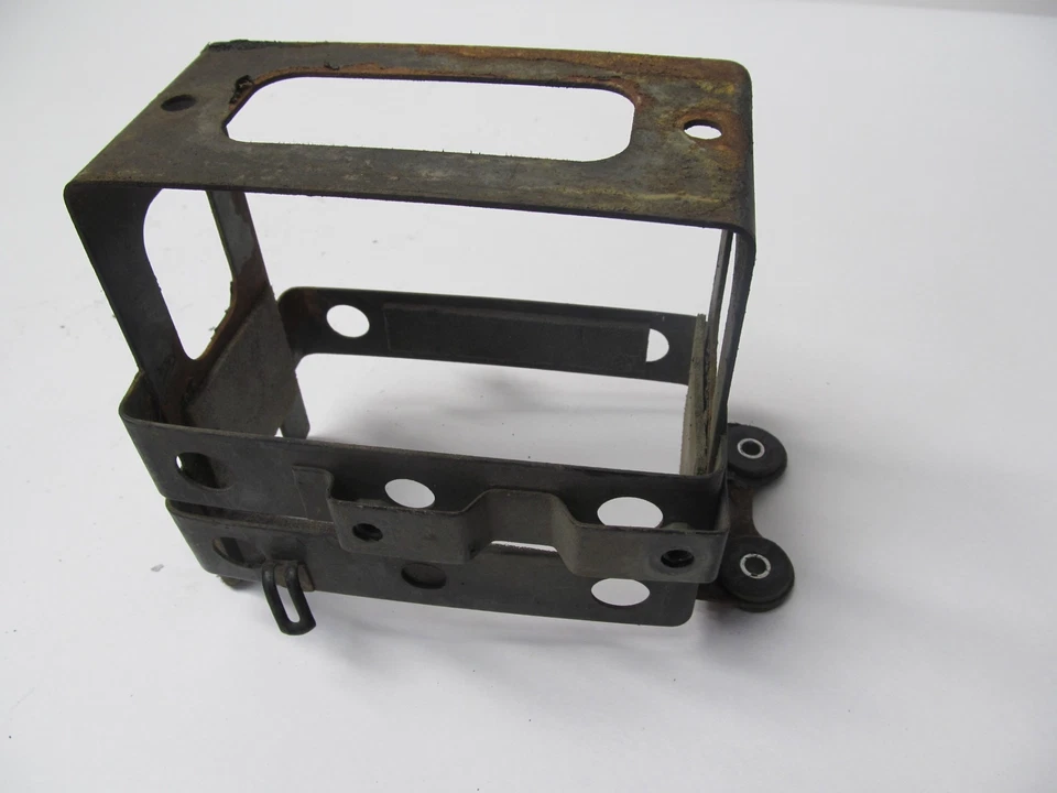 1981 SUZUKI GS750L L GS 750 BATTERY PROTECTOR HOLDER - Image 3 of 3