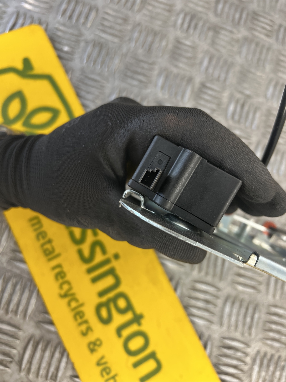 200007 BMW X5 E53 Lower Tailgate Boot Lock Latch Actuator Mechanism eBay