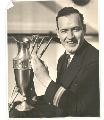 PANAMA PACIFIC Line Ship PURSER D.V. Healy Holds GOLF Trophy 1930 Press Photo