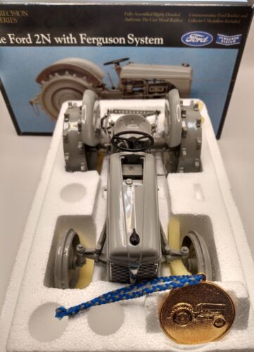 1/16 Ford 2N W/Ferguson System Tractor Precision Series Ertl Diecast Read DESC - Picture 3 of 7