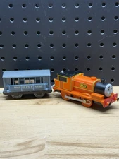 Trackmaster Billy Motorized Thomas & Friends Train Cargo Car Chicken Farm