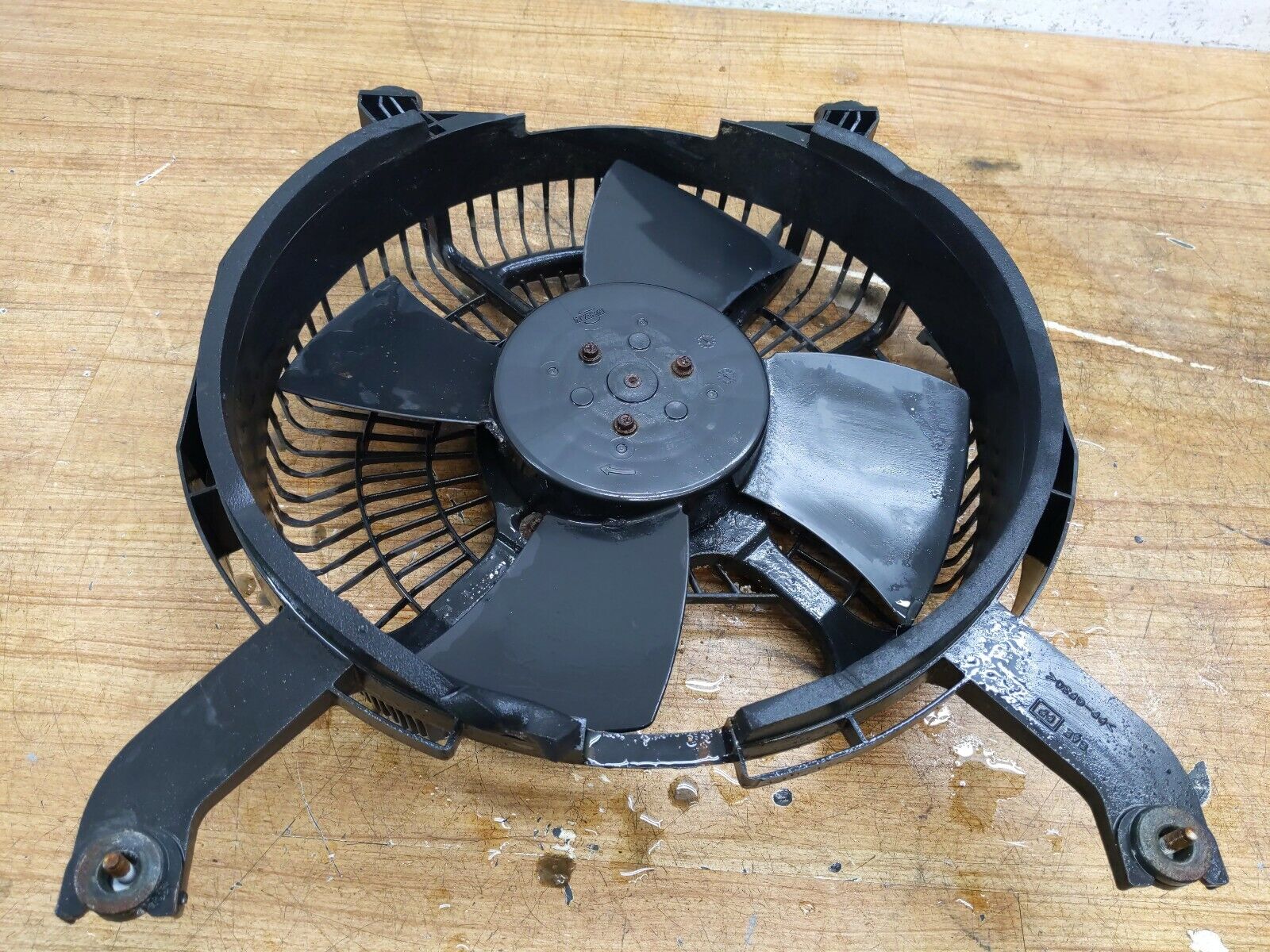 Radiator Cooling Fan Assembly exc Fits 95 96 Nissan 300ZX R301574 USED OEM