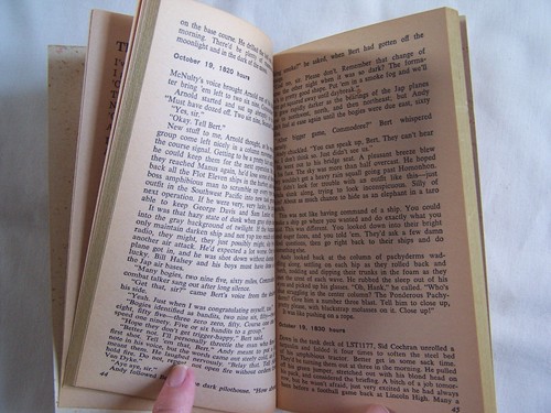 Arthur A Ageton HIT THE BEACH! Paperback SCRIPTS PTY LTD NALS 1967 - Picture 7 of 7