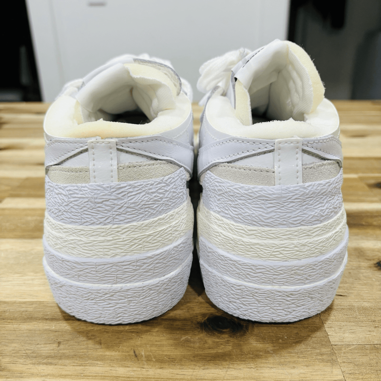 SACAI X NIKE Nike DM6443 100 Blazer Basso x Sacai Bianco Lucido Brevetto US Taglia 11