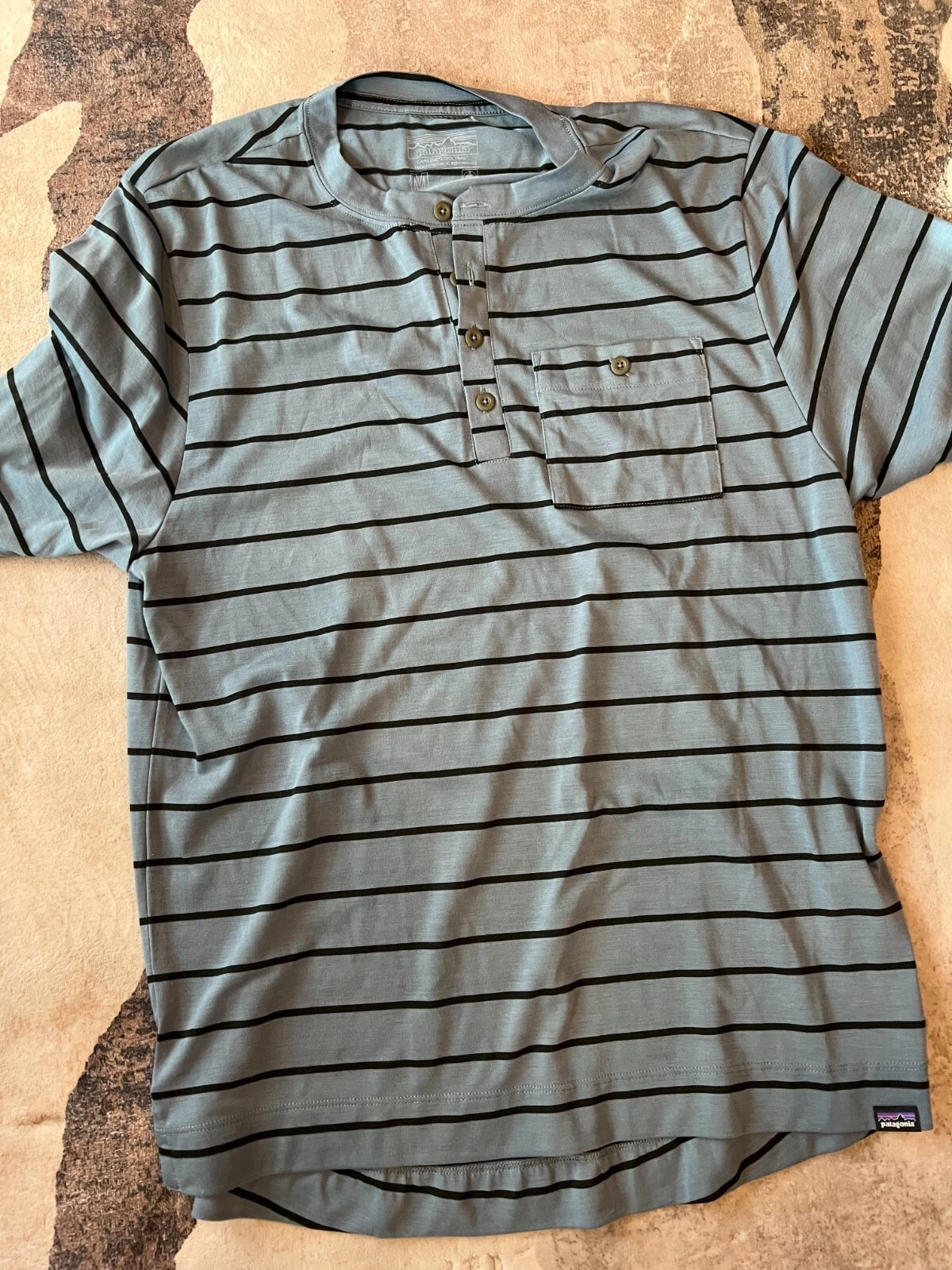 Patagonia Capilne Cool Trail Shirt Mens MediumBlue with stripes and front pocket