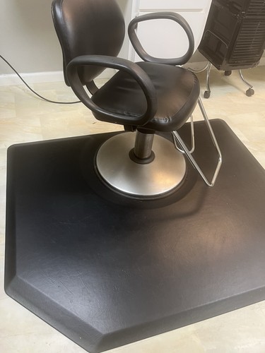 Black Hydraulic Salon Chair with Armrests, Footrest, Synthetic Leather, Metal