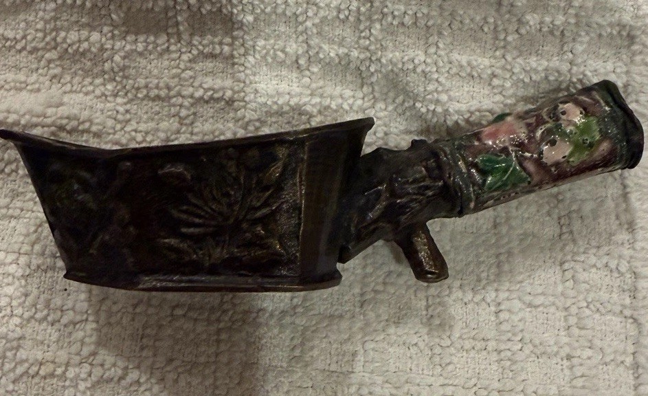 Antique Chinese silk iron, made of bronze or brass with cloi
