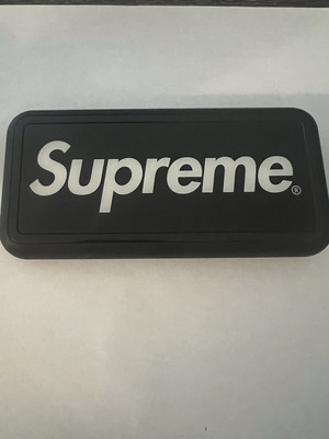 SUPREME X MOPHIE POWERSTATION PLUS XL Wireless Charging and iPhone Charger