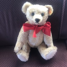 Steiff Classic 1909 Replica Teddy Bear, Golden Yellow. Movable Arms and Legs