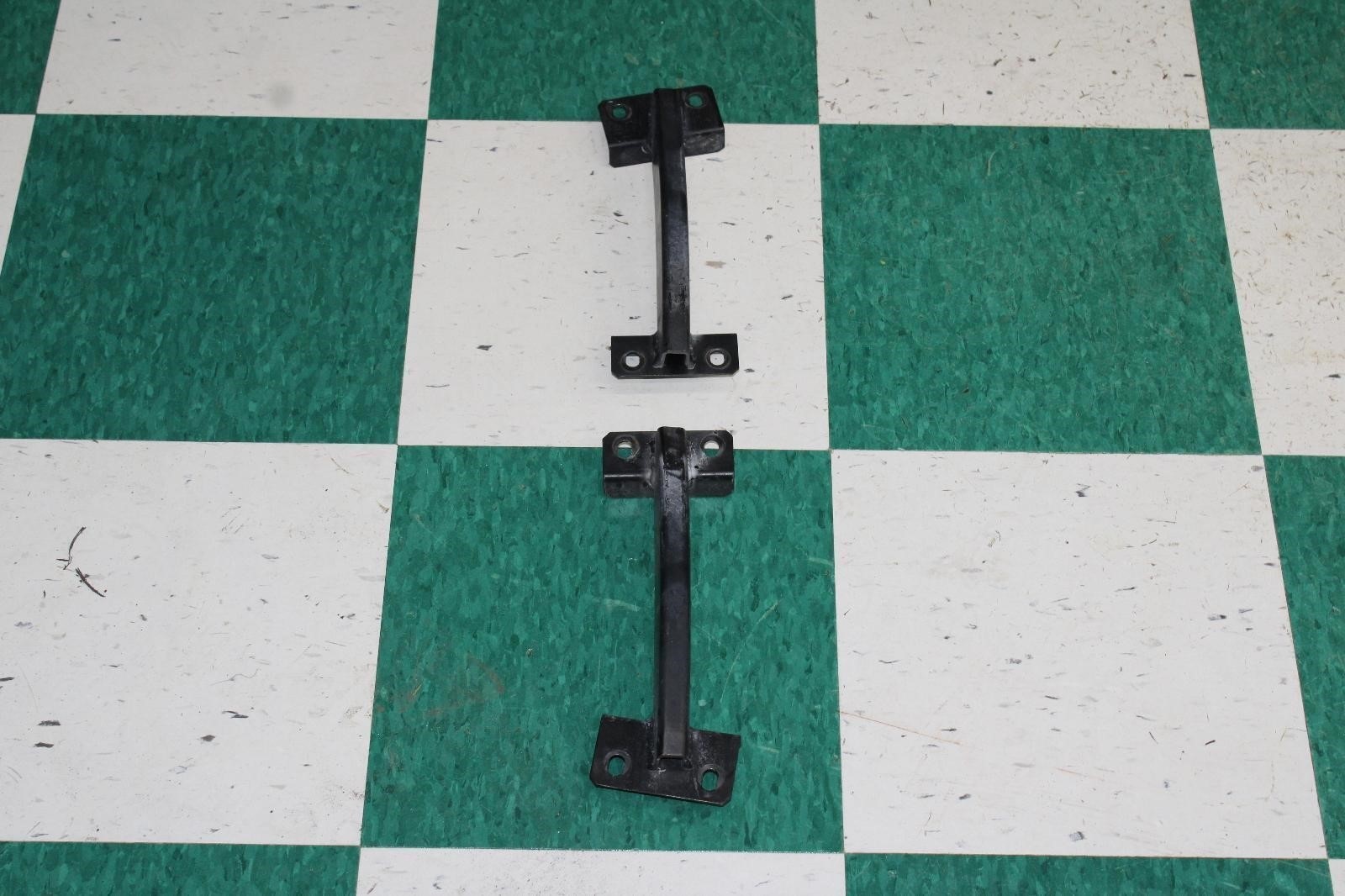 14-20 Ghibli Front LH RH Bumper Side Mounting Brackets Pair 2x OEM Original WTY