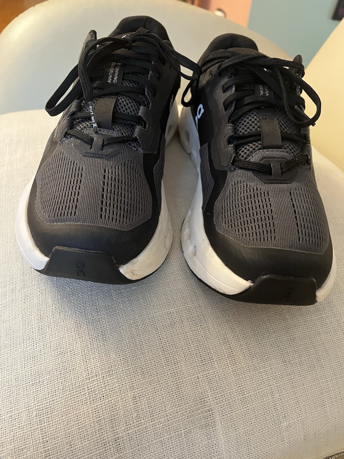 Size 9 - ON Cloudrunner 2 Eclipse Black - image 5