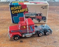 1982 Road Champs Red Mack Super-Liner Truck with Box