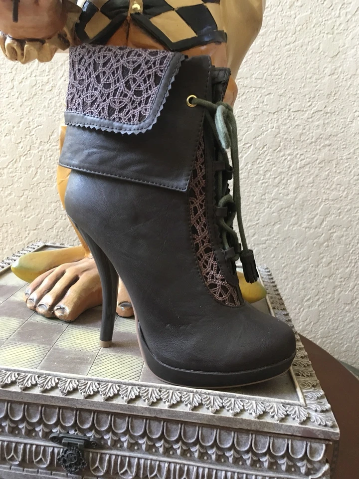 LILIANA 棕色皮革蕾丝连衣裙靴/尺寸 6 * * 全新 — 第 2/4 张图片