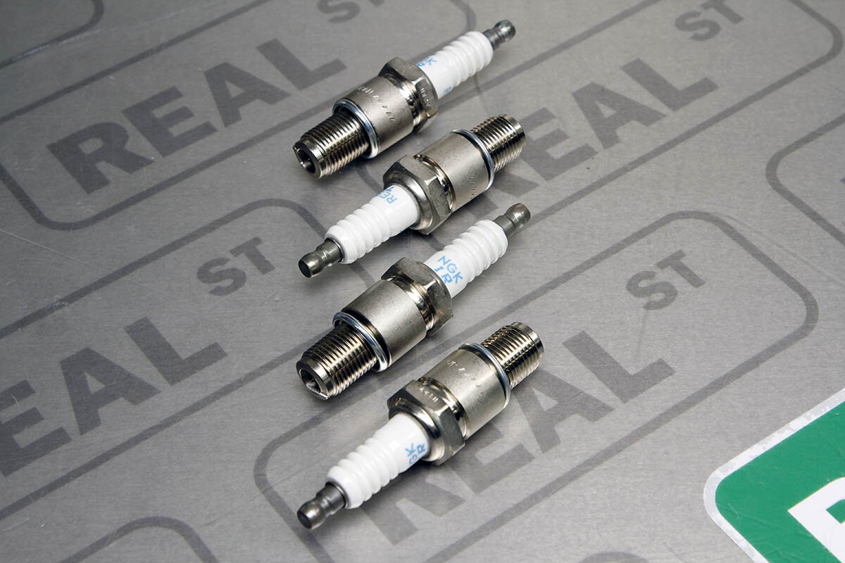 NGK LASER IRIDIUM RE9B-T 6701 4本セット NGK 6701 RE9B-T RE9BT Trailing Laser Iridium Spark Plugs Box of 4