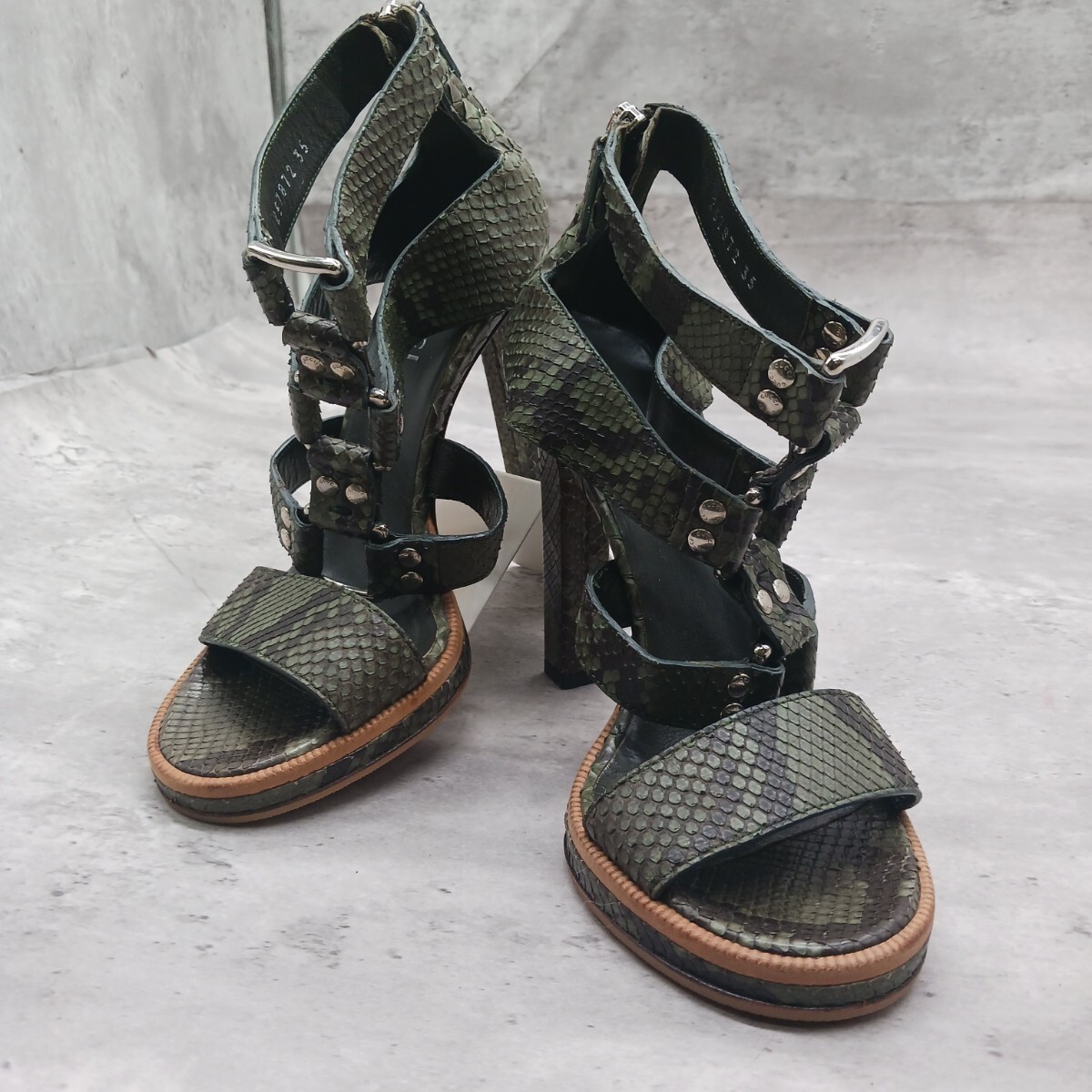 Womens GUCCI  Level GUCCI  Python Pumps High Heel… - image 1