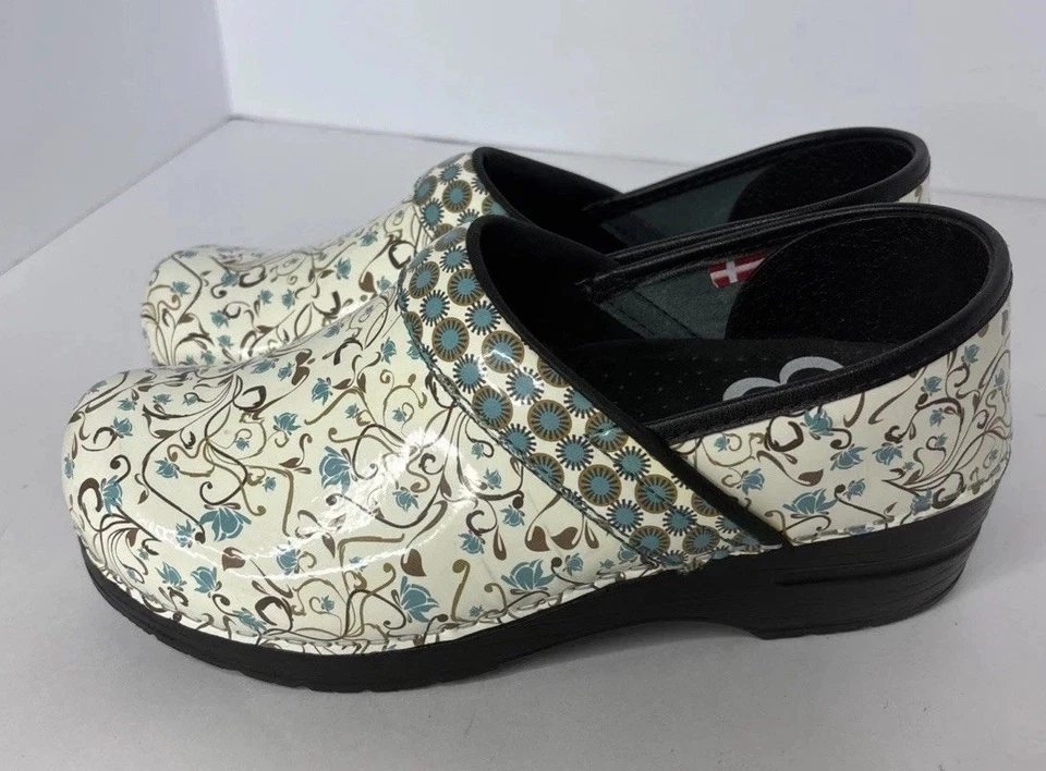 Sanita Floral Patent Women's Size 7.5  EUR 38 Clogs Slip On - Image 4 of 4