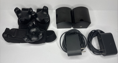 3 HTC 3.0 Vive Trackers and 2 2.0 Steam Base Stations Full Body Tracking READ
