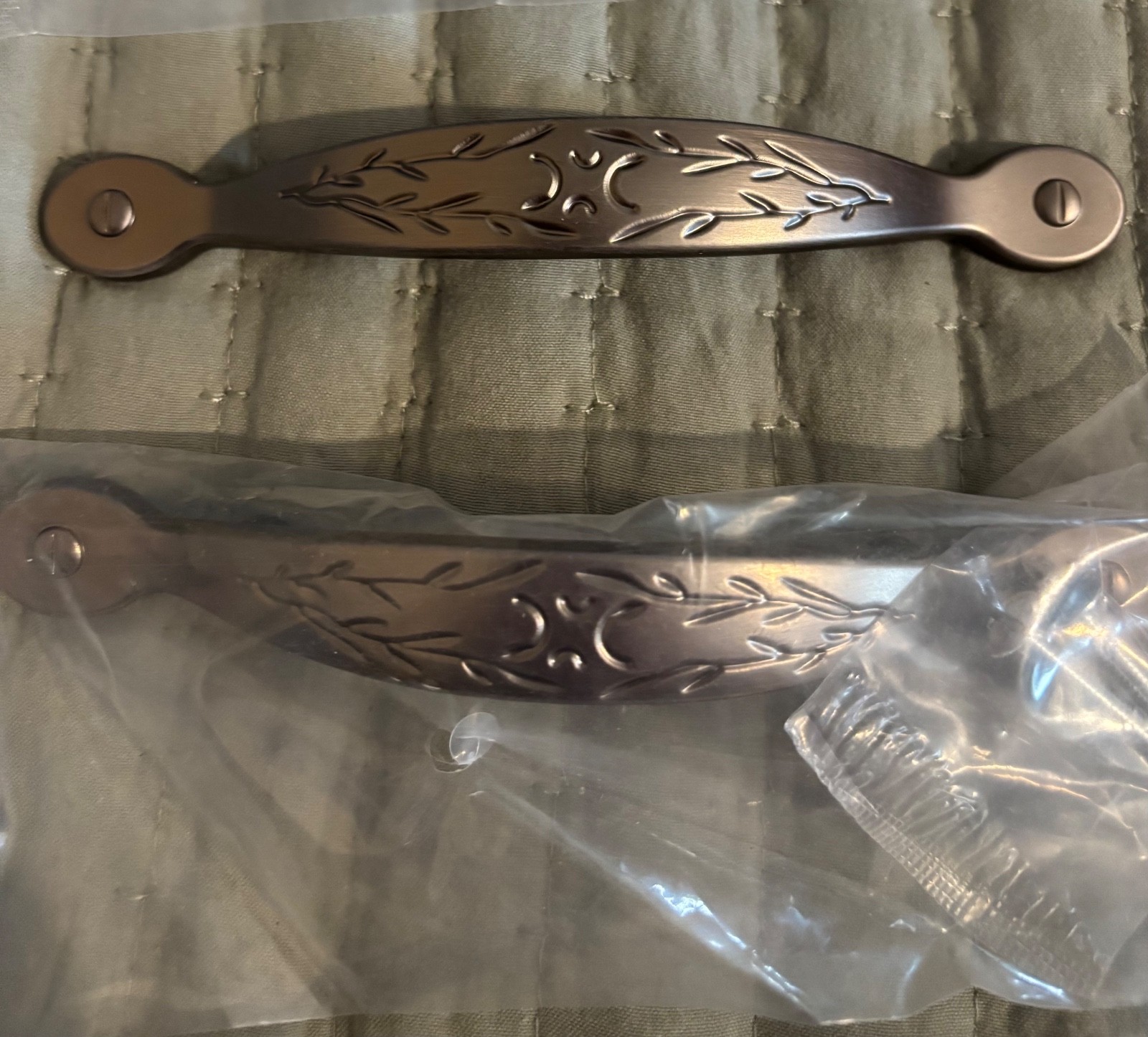 Cabinet Pulls & 3 Drawer Knobs