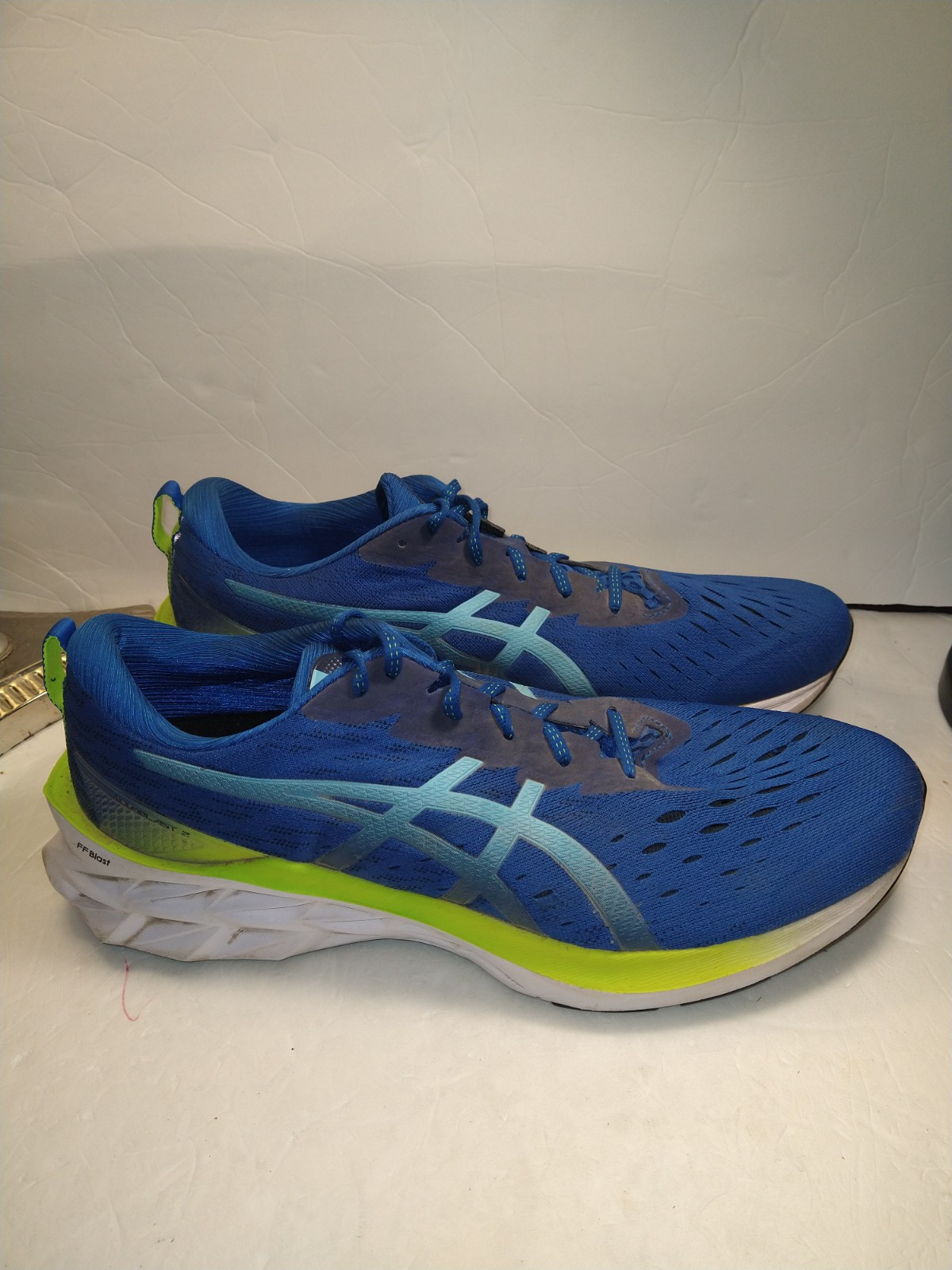 Asics Novablast 2 Athletic Training Running Shoes Men's sz 15