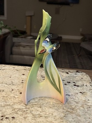 Franz Collection Bamboo Song Bird Triangle Vase FZ00571