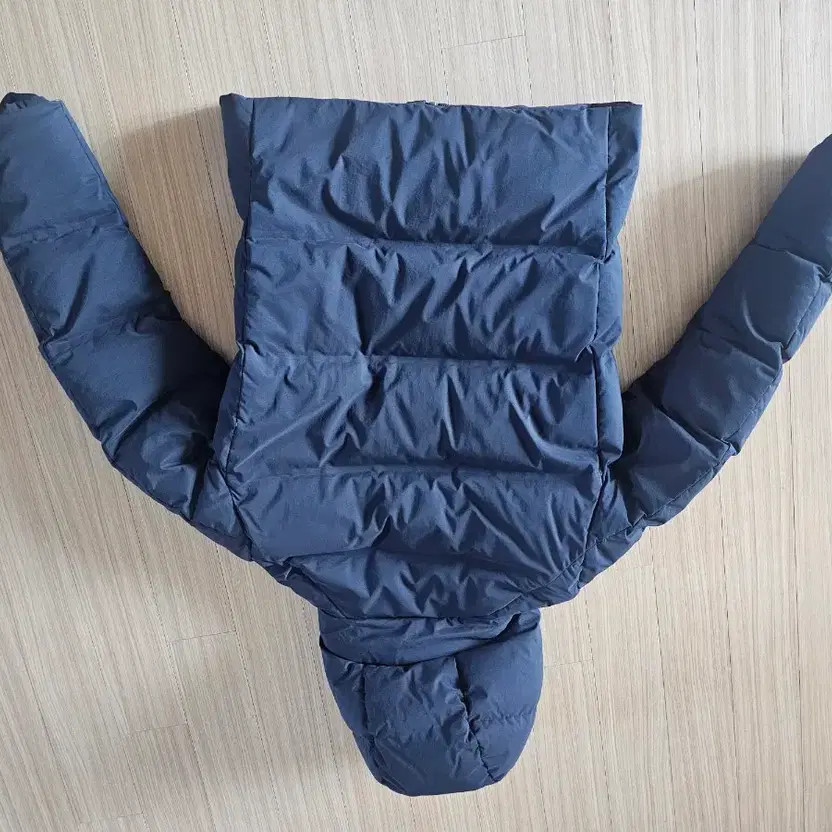 Uniqlo Black Seamless Puffer Jacket Men's S thumbnail 5