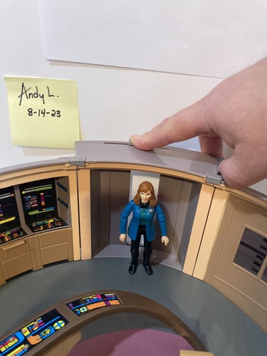 1993 Playmates Star Trek: TNG ENTERPRISE D Bridge Playset und Command Crew - Bild 17 von 24