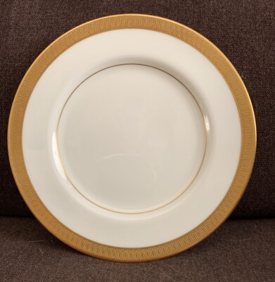 Vintage Mikasa Pembroke 6 1/2'' Bread and Butter Bone China White Gold Verge Trim