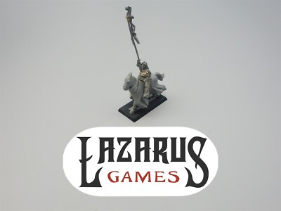 Warhammer Fantasy Bretonnian Mounted Squire Standard Bearer 8566R OOP