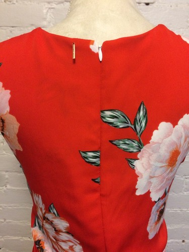 Misa Los Angeles Corbata Cintura Sin Mangas Mono Relajado Rojo Floral Talla L - Imagen 6 de 7