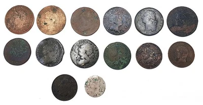 Lot de 14 monnaies anciennes . - Photo 1/4