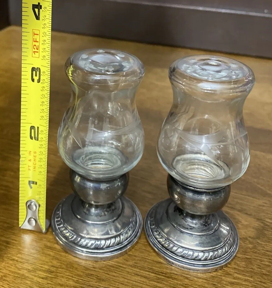 2 Quaker Hurricane Newport Sterling Silver 703 Etched Glass Salt Pepper