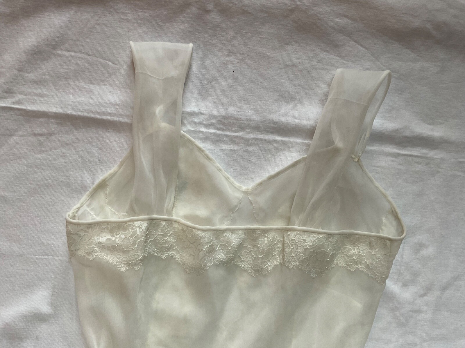 LUXITE by Kayser Vintage Women's Nightgown size 36 white cream Lace  Cottagecore