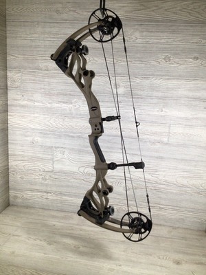 Bowtech Carbon One Flat Dark Earth 70# RH