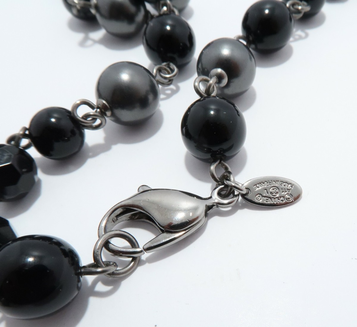 n_chanページ Chanel Black-gray CC Logo Faux Pearl and Crystal Long