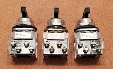 Allen Bradley 800T-J18 Ser. T 3-Position Selector Switch (Mom On-Off-On) - NEW