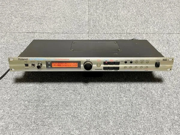 Roland XV-5050 Synthesizer Sound Module 64 Voices Rack Mountable