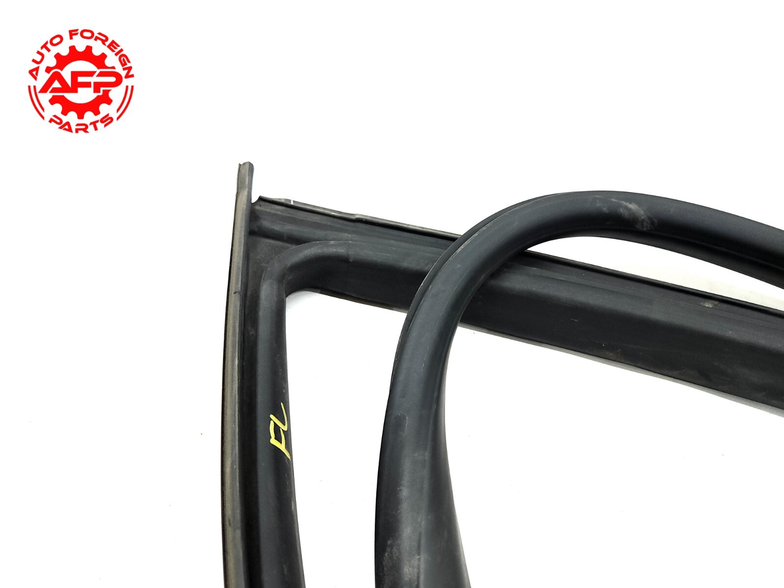 ⭐ 14-20 Maserati Ghibli Quatt Front Left Door Body Weatherstrip Gasket Seal Oem