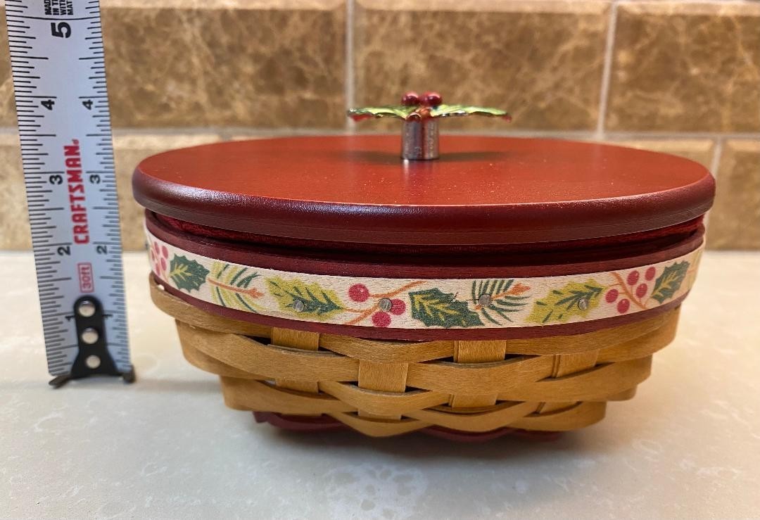 LONGABERGER 2011 LITTLE HOLLY BERRY BASKET/LID/LINER/PROTECTOR/TAG/ORIGINAL BOX!