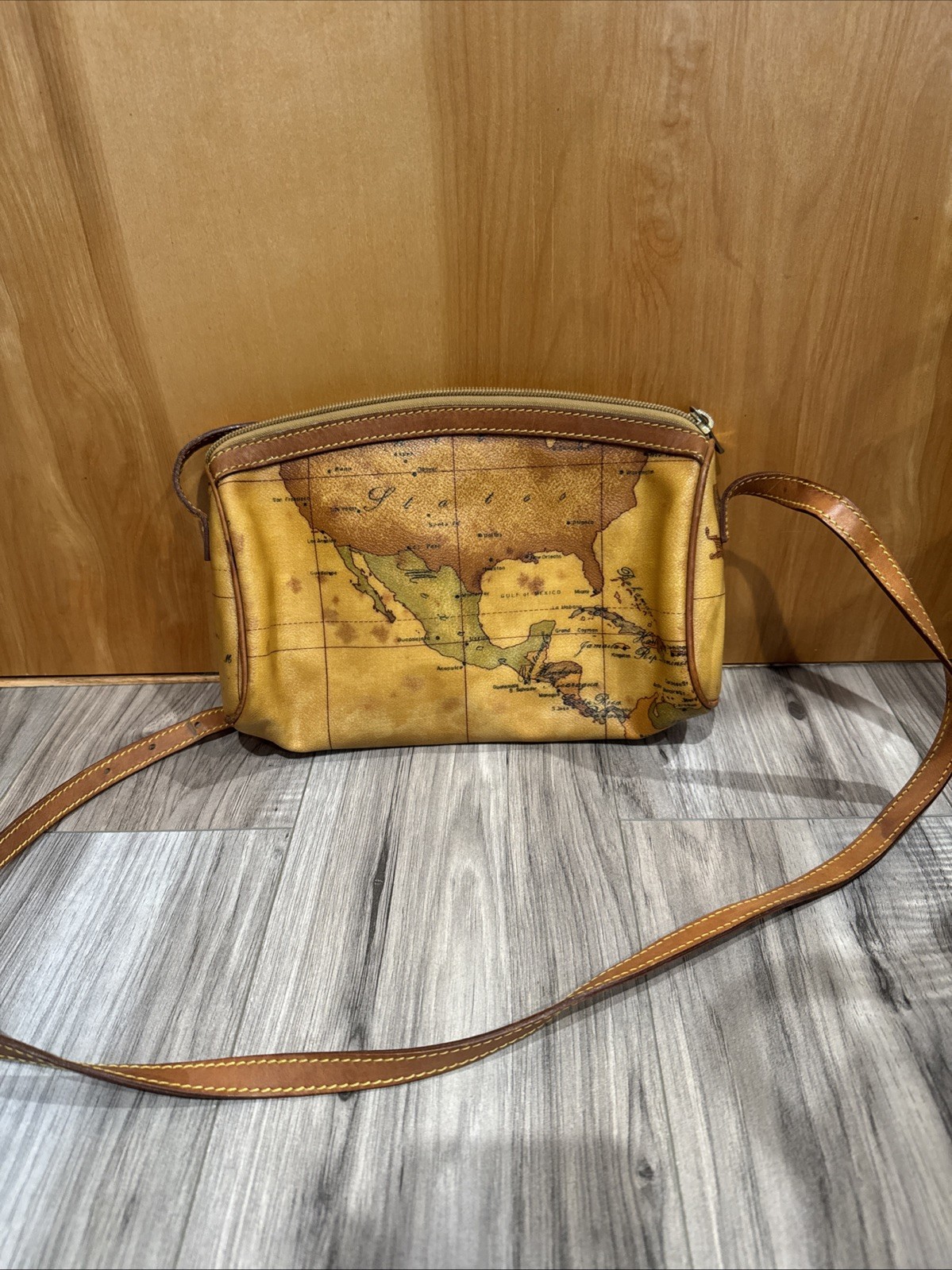 Alviero Martini Classe Geo Crossbody Bag Leather Purse Medium