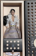 2019 Integrity Toys Convention English Rose Eugenia Perrin-Frost Dressed Doll