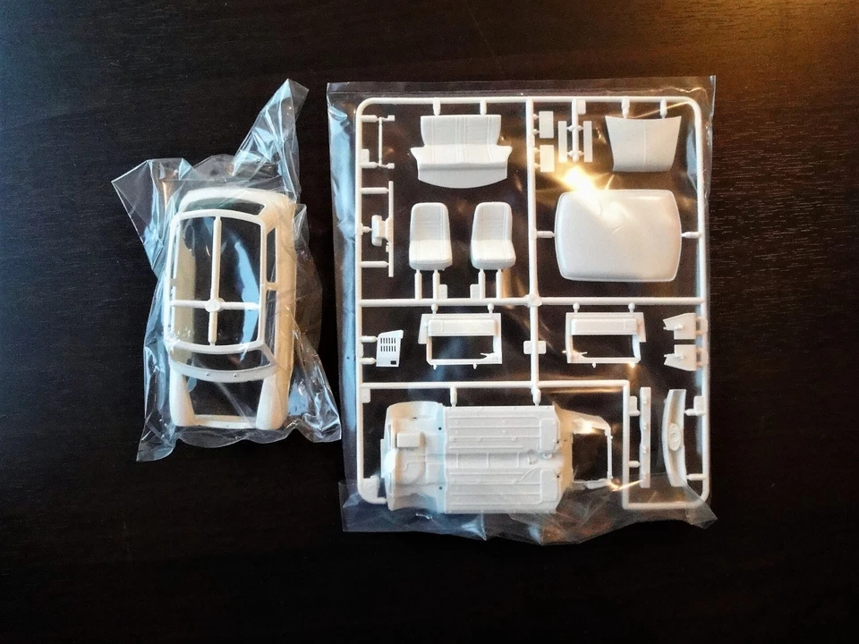 Uber Steal! TAMIYA 1/24 Morris Mini Cooper 1275S Rally Nostalgic!! - Immagine 4 di 4