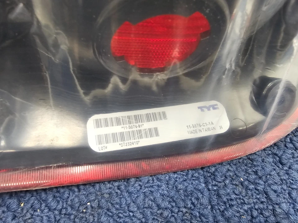 Conjunto de luz trasera regular TYC 11-5076-91 para Ford Ranger 2000 Foto 4 de 4