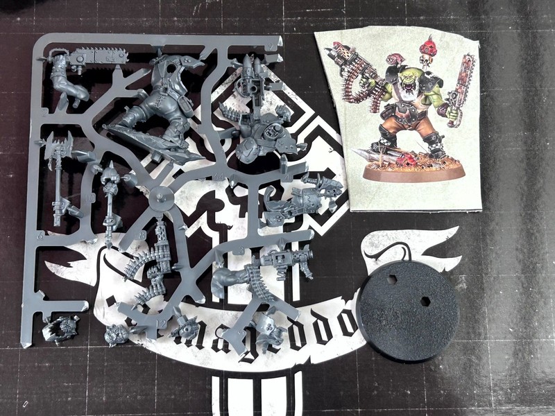 Warhammer 40k - Armageddon - Space Orks / Orkz - Ork Boy Boyz Bos Nob Miniature