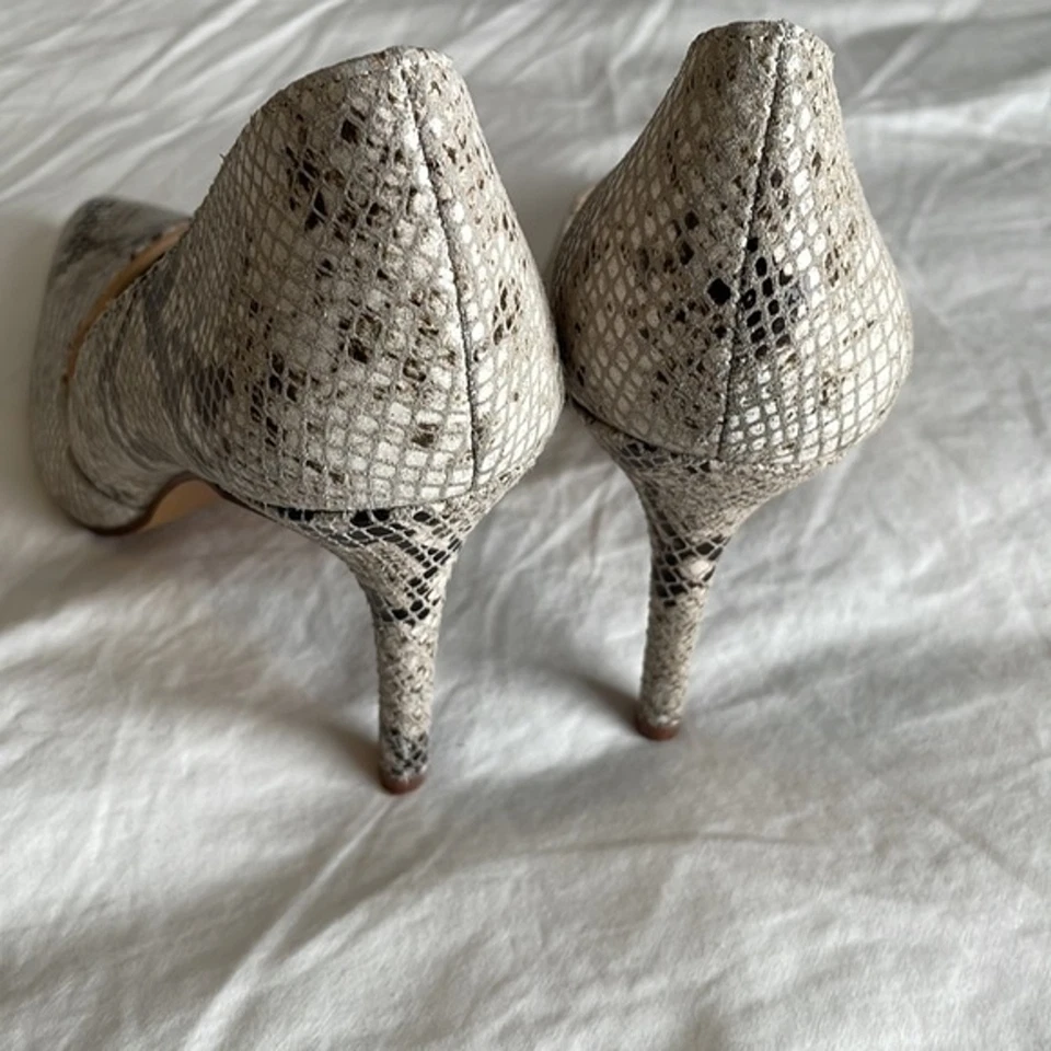 Vince Camuto Snake Print Heels Size 6.5 FAST SHIPPING - Image 4 of 4