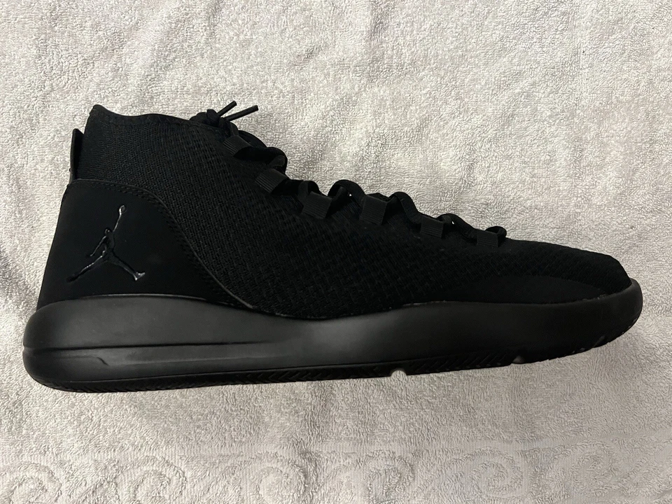 NUEVO - Jordan Reveal 834064-020 (Triple Negro) Hombre Talla 11 Foto 3 de 4