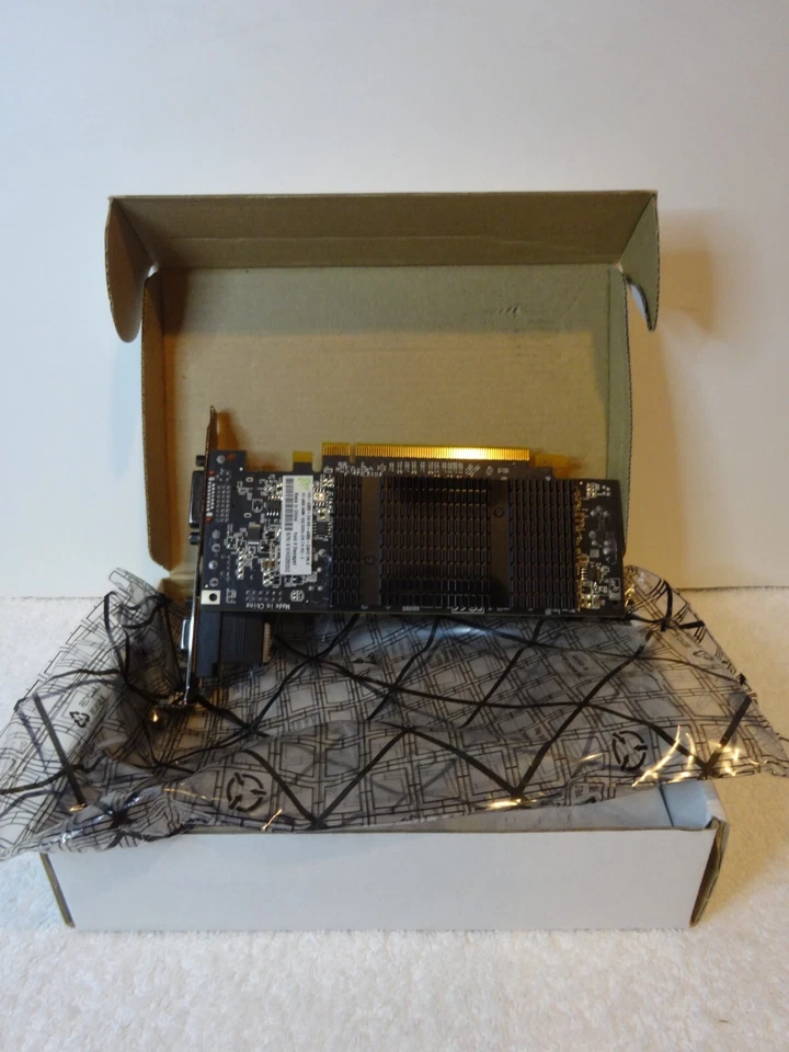 XFX ATI Radeon HD 4350 (HD435XZAHR) 1GB DDR2 SDRAM PCI Express 2.0 Graphics... - Image 4 of 4