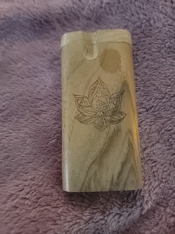4" By 2" Self Cleaning One Hitter Pipes and 3” Metal One Hitter Wood Dugout